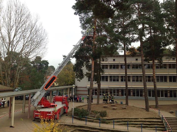 Vielen Dank an die Feuerwehr Hohen Neuendorf LZ1!
Heute drohte in der Schulzeit …