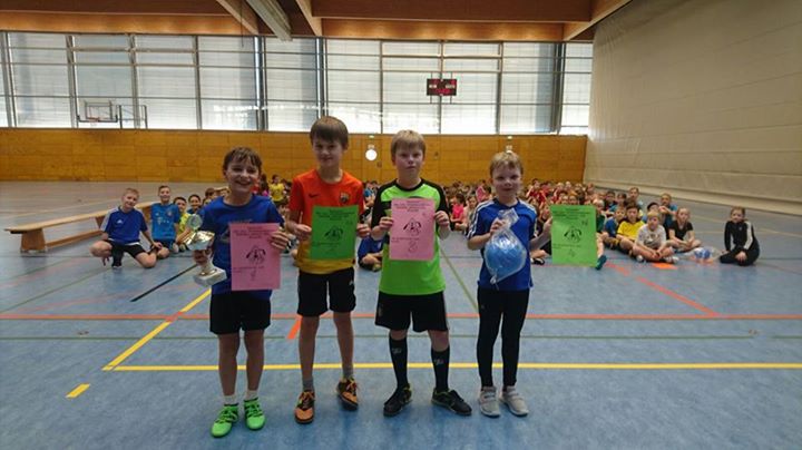 Hart gekäpft und fair gewonnen
Die erste Runde unseres Zweifelderballturnieres i…