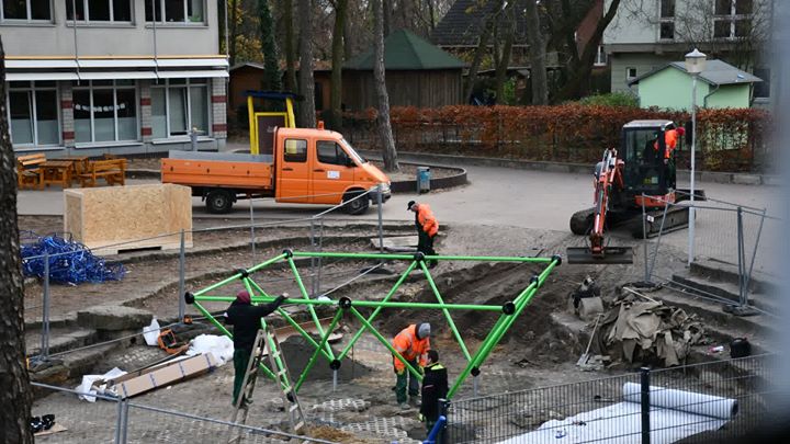 Endlich… Das neue Klettergerüst kommt: