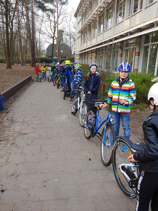 Fahrradparcours in den 3. Klassen

Im Rahmen der Verkehrserziehung wird heute in…