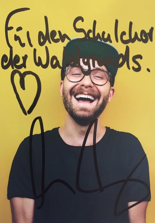 Grüße von Mark Forster
Im April schickte der Schulchor Mark Forster eine Videobo…